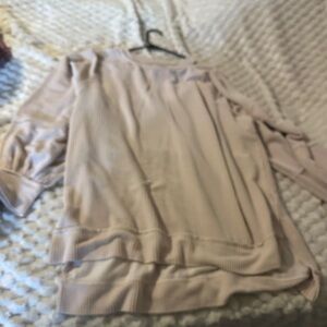 Zenana Outfitters Cream Sweatshirt